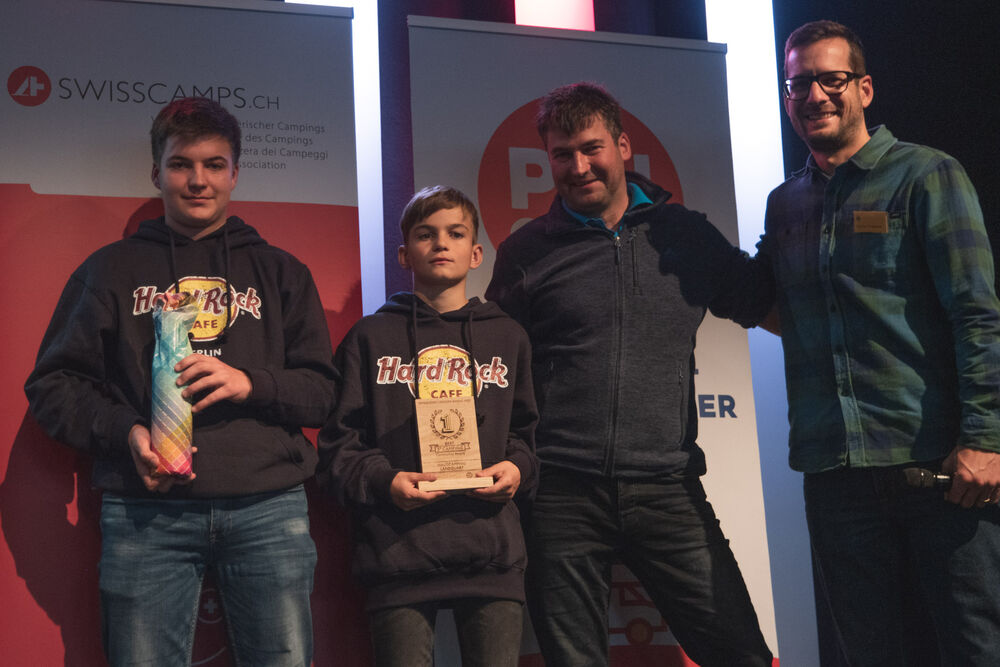 Stefan Joos, Direttore generale Waldcamping Landquart con i suoi figli / Michael Holzgang, Risponsabile dei servizi di campeggio TCS e responsabile di PiNCAMP