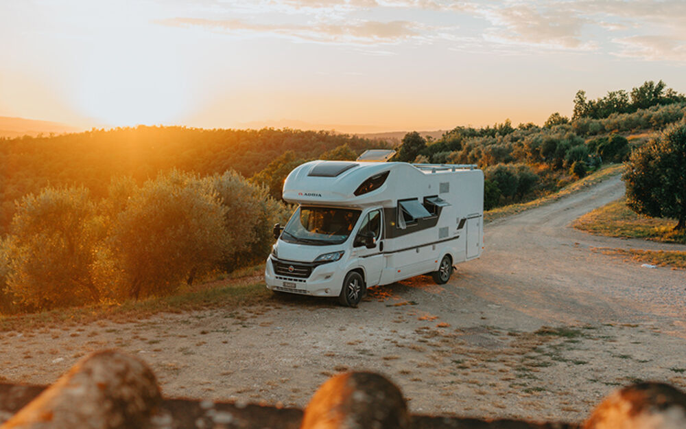 Wohnmobil: Eine breite Auswahl an Wohnmobilen von alt bis neu erwarten Sie.