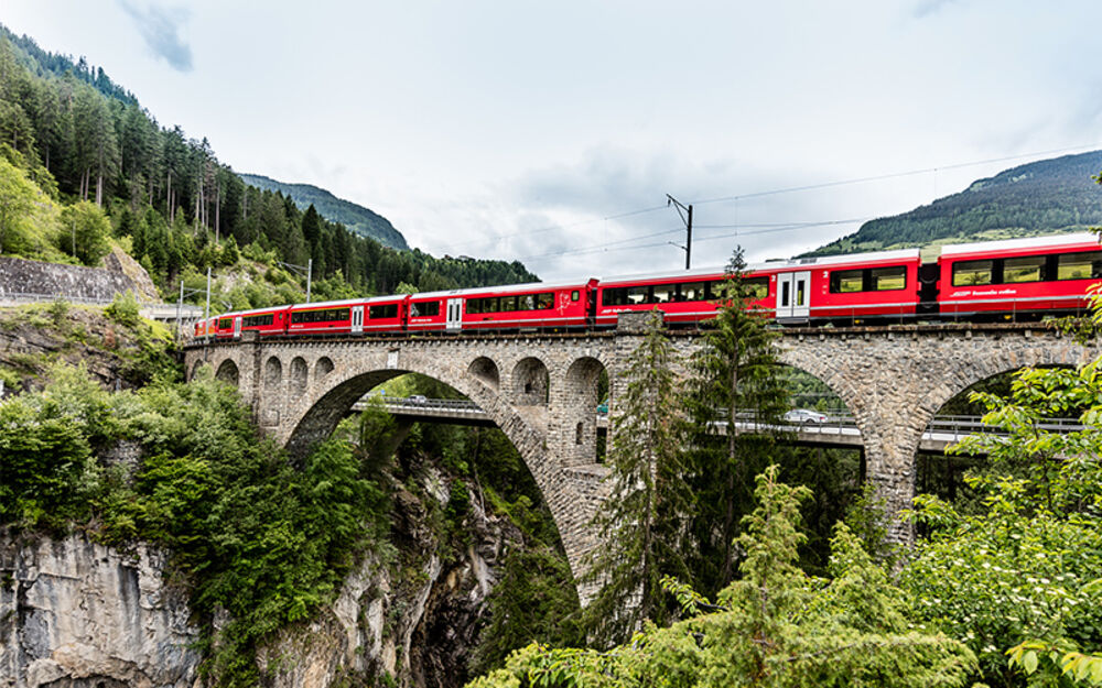 Albulalinie, Solisviadukt, Alvra-Zugskomposition - ©RhB, Andrea Badrutt