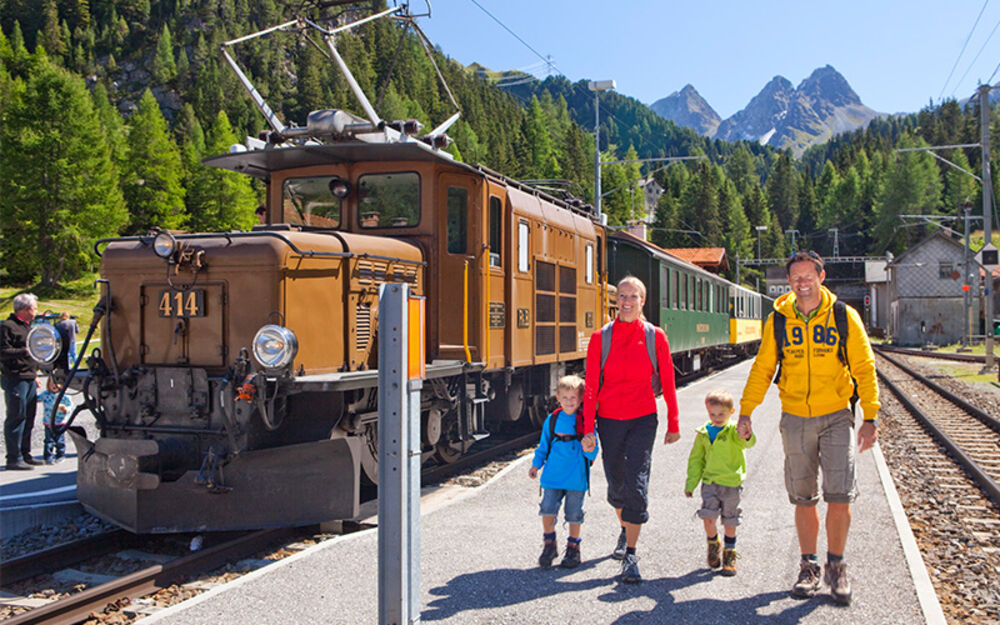 Chemin de fer de découverte - Patrimoine mondial RhB avec train de découverte- ©RhB, Christof Sonderegger