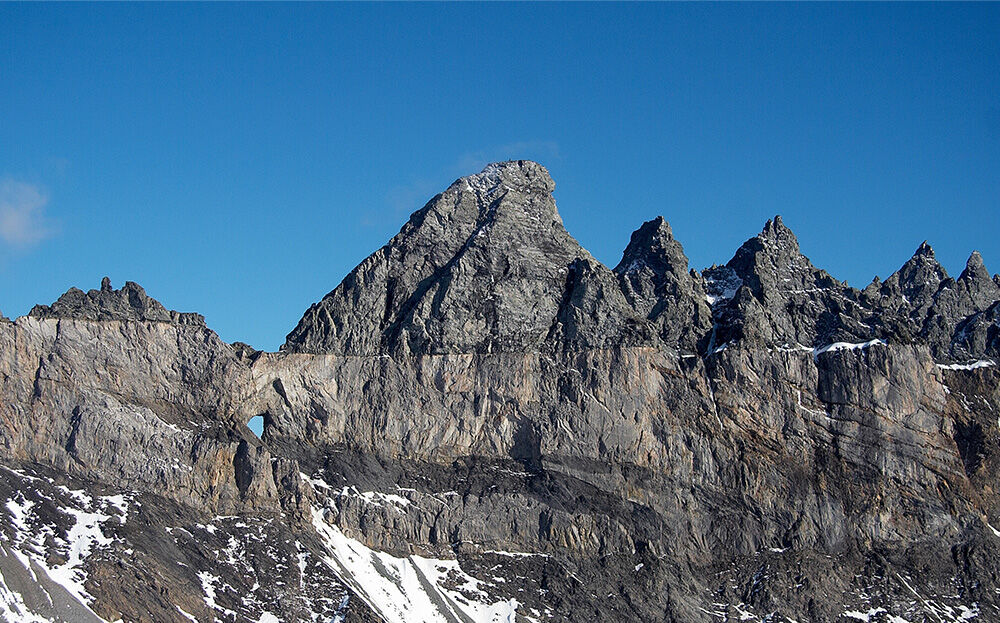 Tschingelhörner mit Martinsloch, Glarner Seite / © UNESCO-Welterbe Tektonikarena Sardona