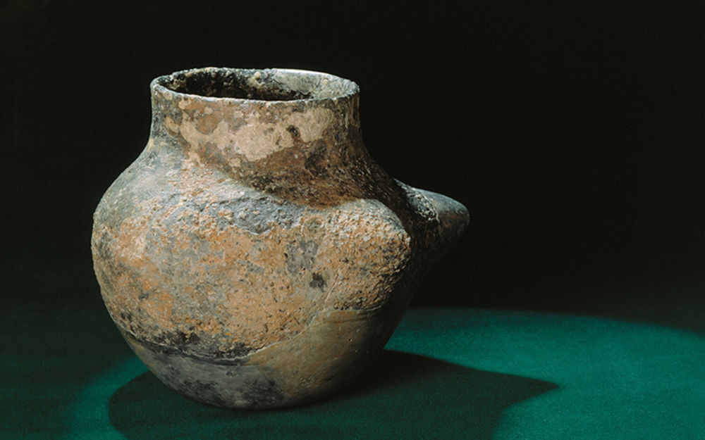 Neolithisches Keramik, ca. 3800 v. Chr. © Laténium