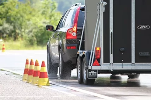 Wohnwagen- und Anhänger–Manövrierkurs