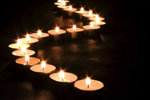 Tanzabend bei Kerzenlicht 