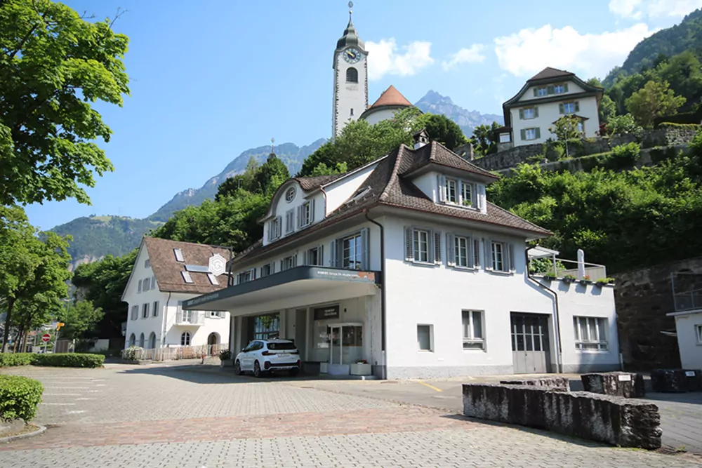 «Ehemals Garage Sigrist»