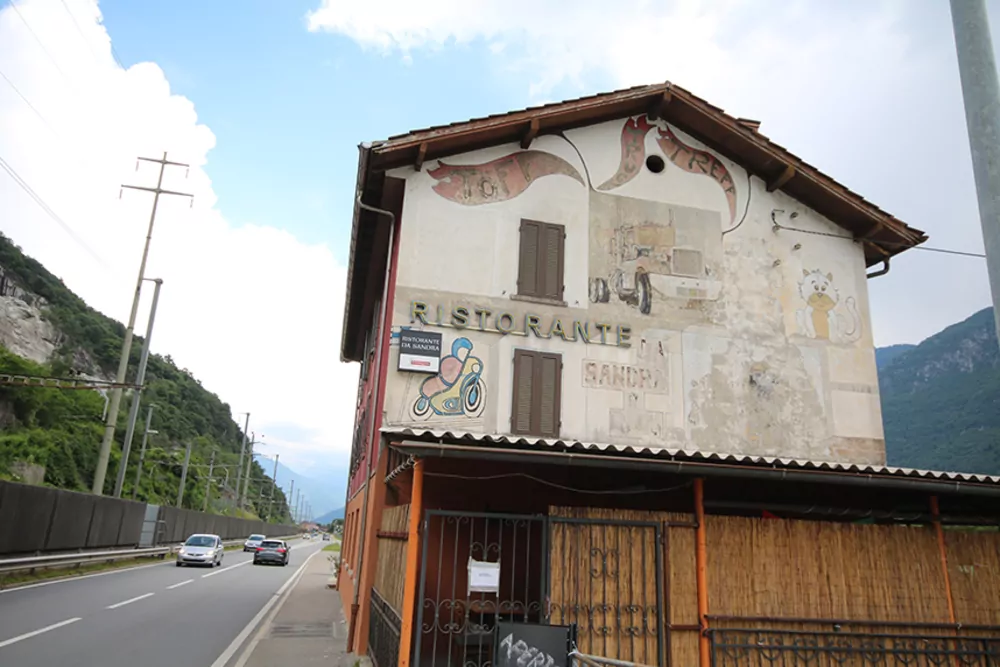 «Manche dürften sich daran erinnern; Sandras Relais-Routier und Töff-Stopp.»