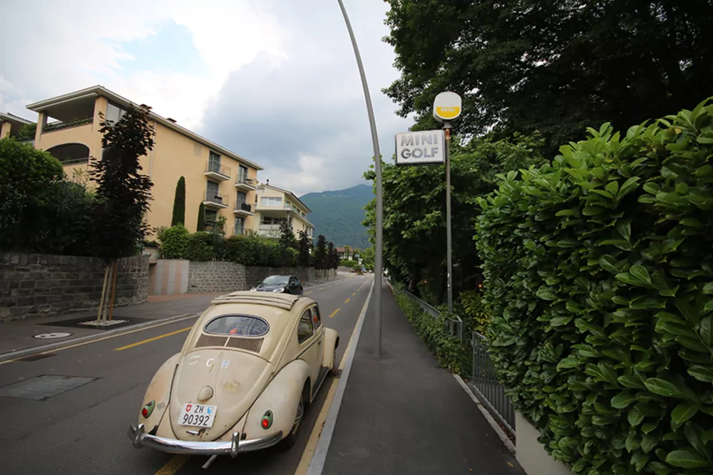 «Original trifft Original: Minigolf von 1954 am Zielort in Ascona.»