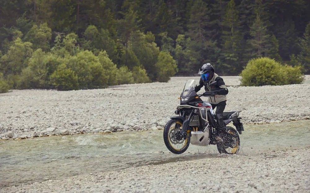 25YM Honda XL750 Transalp