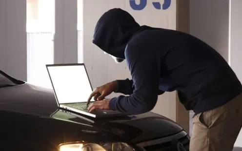 Cyberattaques: votre voiture leur tient hacker
