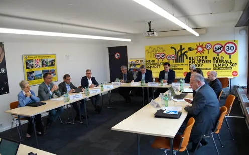  Medienkonferenz "Tempo 30 vors Volk"