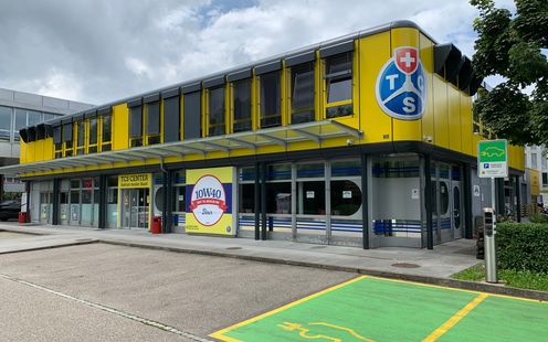 Neue Fassade im TCS Center Füllinsdorf