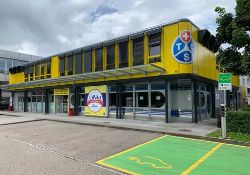 Neue Fassade im TCS Center Füllinsdorf
