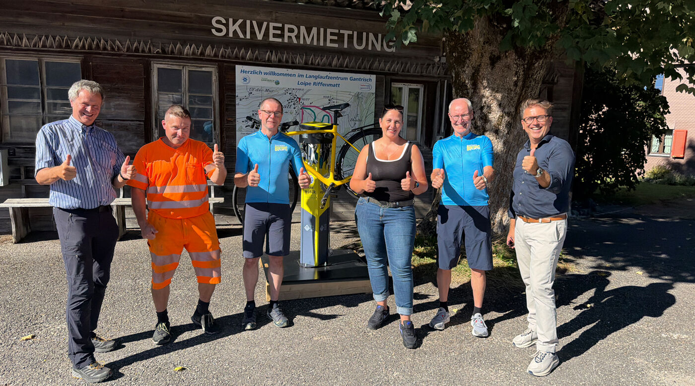 Eine TCS «bike repAIR» Säule in Bremgarten b. Bern