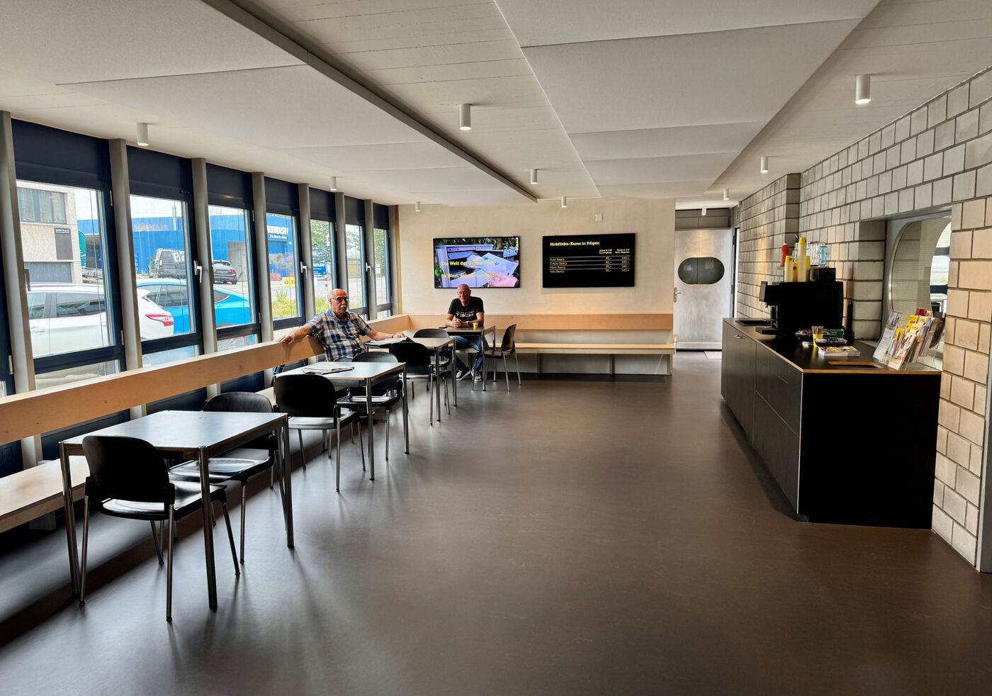 Der neue Aufenthaltsraum im TCS Mobilitätszentrum Ittigen