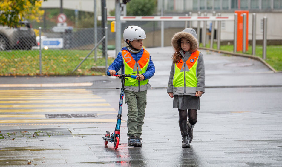 Die 100. TCS bike repAIR Säule der Schweiz steht beim Berner Technologiepark