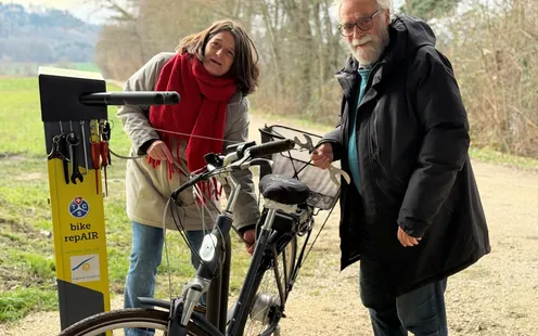 Nouvelle borne de réparation de vélos en service à Aegerten