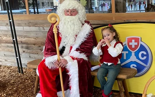Les yeux brillants des enfants devant Saint-Nicolas