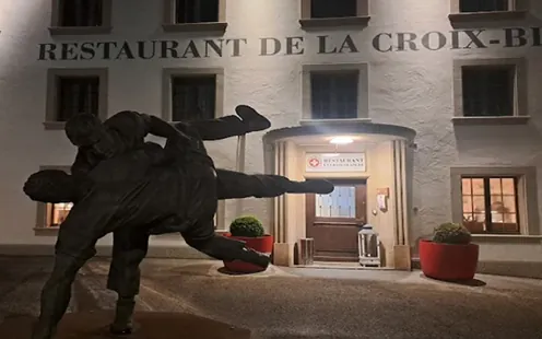 Grand Bal à la Croix-Blanche, Le Mouret