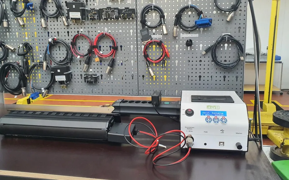 Notre Centre technique à Meyrin propose un nouveau service : contrôler et mesurer la capacité et l&#039;autonomie de votre batterie grâce à un testeur multimarque.