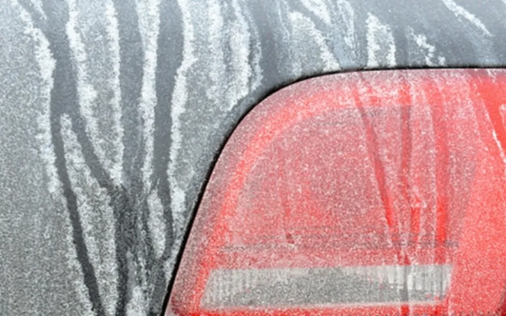 Nettoyer le sel de votre voiture en hiver