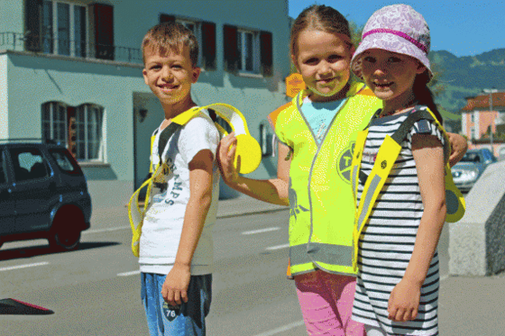 Schulkinder in Brunnen