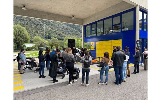 La dimostrazione degli esperti Cybex con il simulatore di collisione. La dimostrazione degli esperti Cybex con il simulatore di collisione.