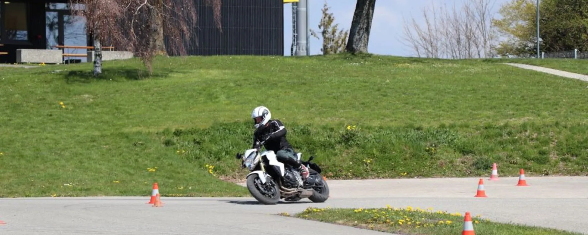 Cours moto piste: vendredi 15 août