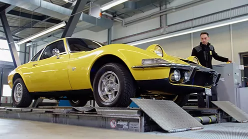 Amtliche Motorfahrzeugkontrolle beim TCS