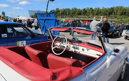 Oldtimer Party – eine Reise durch die Automobilgeschichte