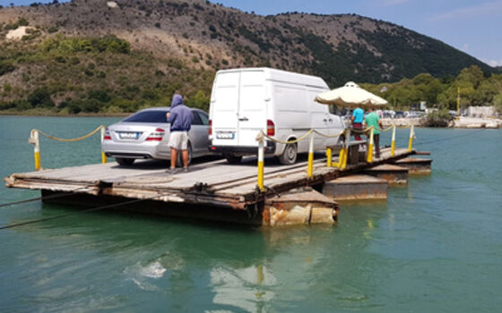 Ferry à Butrint: n’ayez crainte, il tient le coup! 