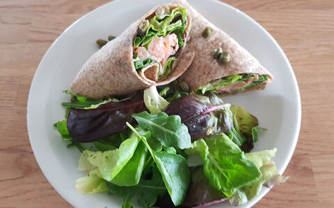 Camping-Insider ricetta: Wrap di salmone con rucola