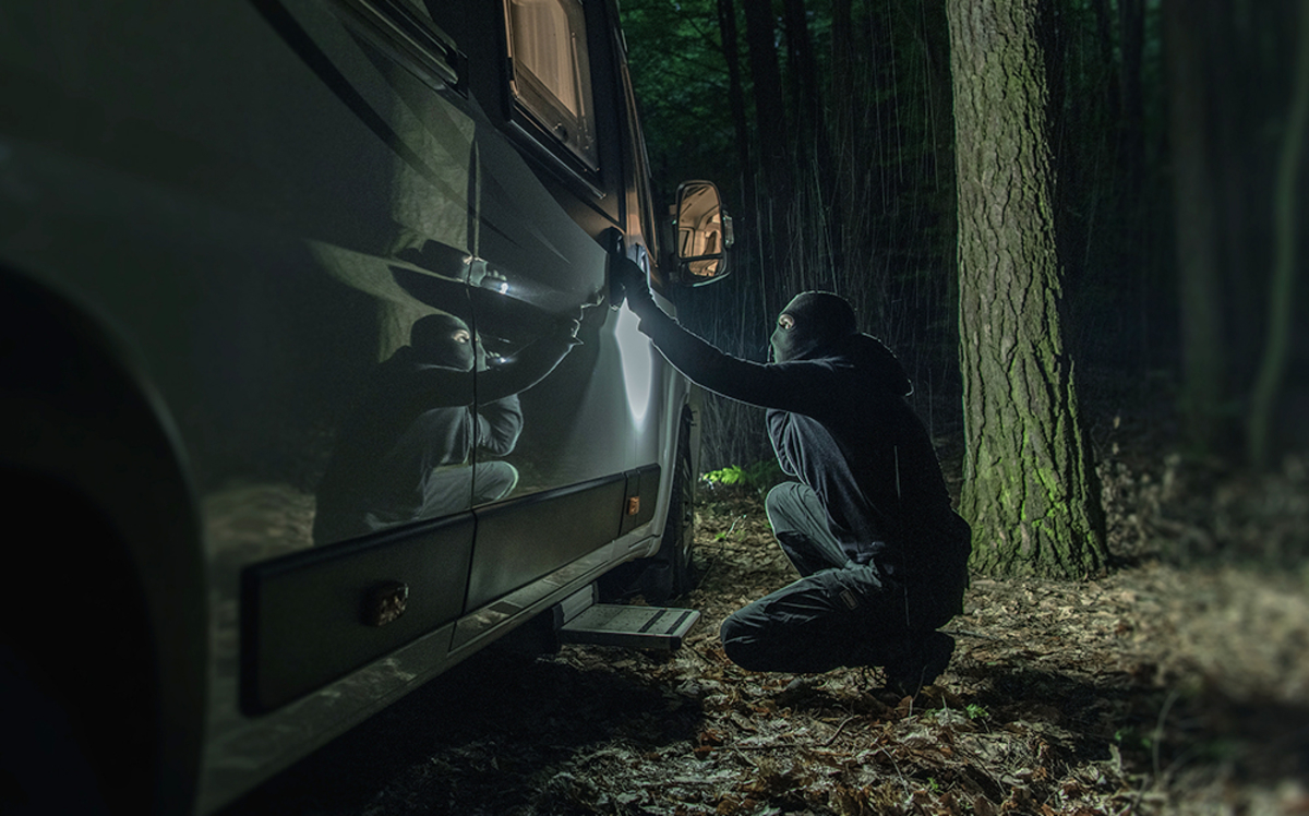 Urlaub mit Camper: So schützen Sie ihr Wohnmobil gegen Diebstahl