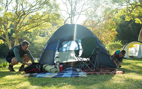 Les premières vacances au camping sous tente 