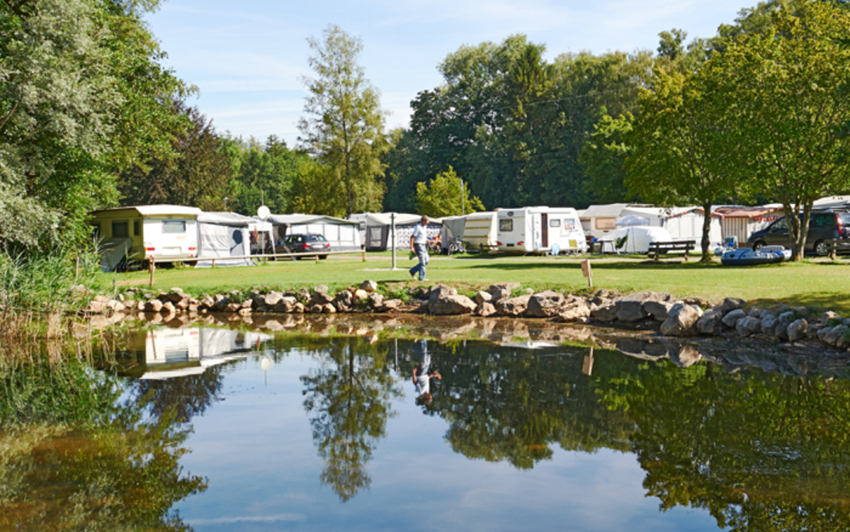 TCS Camping Gampelen-Neuenburgersee 