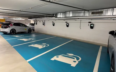Stazioni di ricarica negli autosili: i migliori e i peggiori