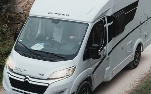Camper semintegrali di Dethleffs, Bürstner, Carado, Etrusco, Knaus, Sun Living &amp; Sunlight