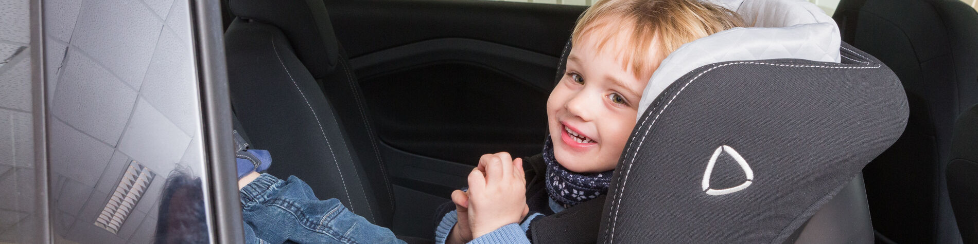 Unsere Kinder - sicher im Auto