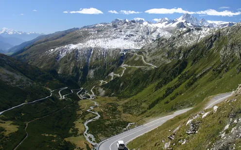 Le cinque salite di passi più lunghe del Paese