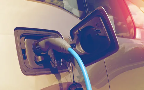 Auto elettrica: consigli pratici per ridurre i costi di ricarica