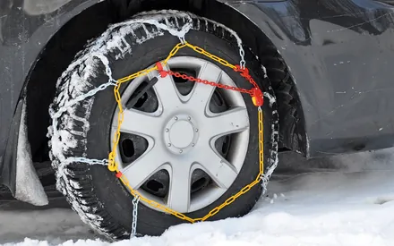 Schneeketten-Montage leicht gemacht