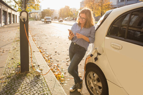 Una persona su due intende acquistare un’auto elettrica 