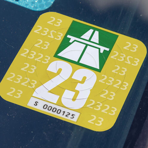 Autobahnen in der Schweiz: Vignette und E-Vignette