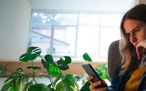 Come riconoscere lo smishing: ecco come proteggersi dalle truffe via SMS