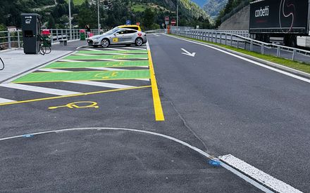 Ladeinfrastruktur auf Rastplatz im Wallis