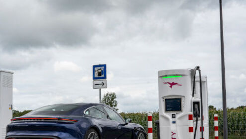 Recharge rapide sur les aires d’autoroute