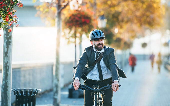 guida bicicletta elettrica uso cittadino 