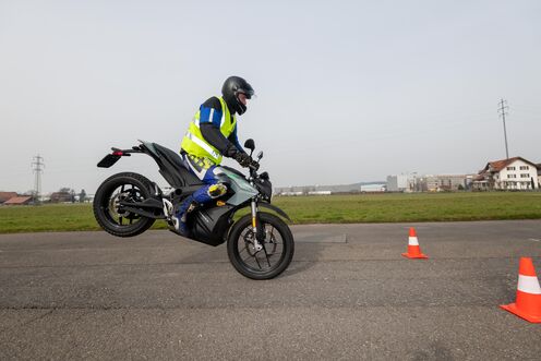 Moto 125 cm3 elettriche vs. combustione 