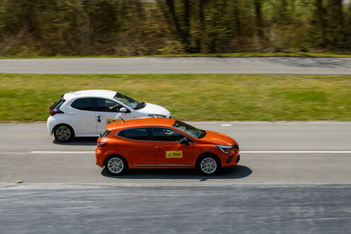 Test comparatif voitures hybrides : Toyota Yaris et Renault Clio 