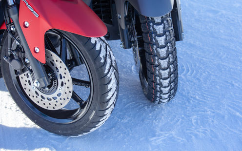 Test TCS: qualità delle gomme invernali per gli scooter