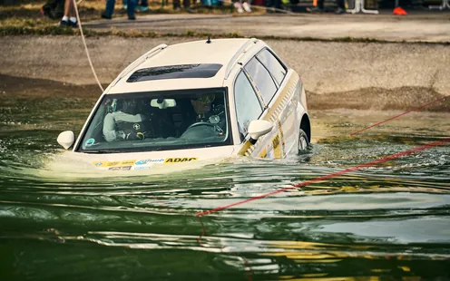 Que faire si la voiture finit dans l’eau ?